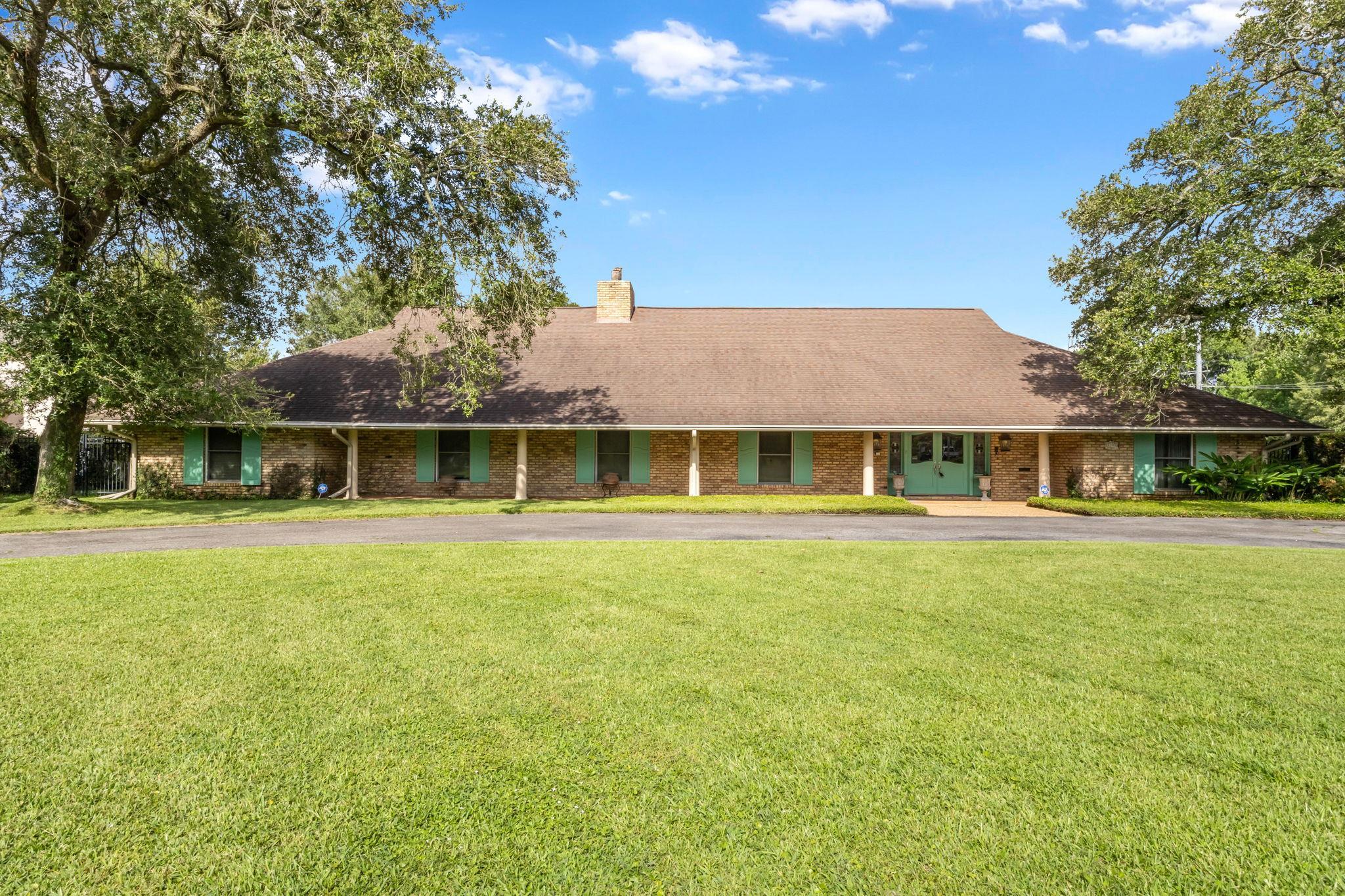 2295 Thomas Road — photo
