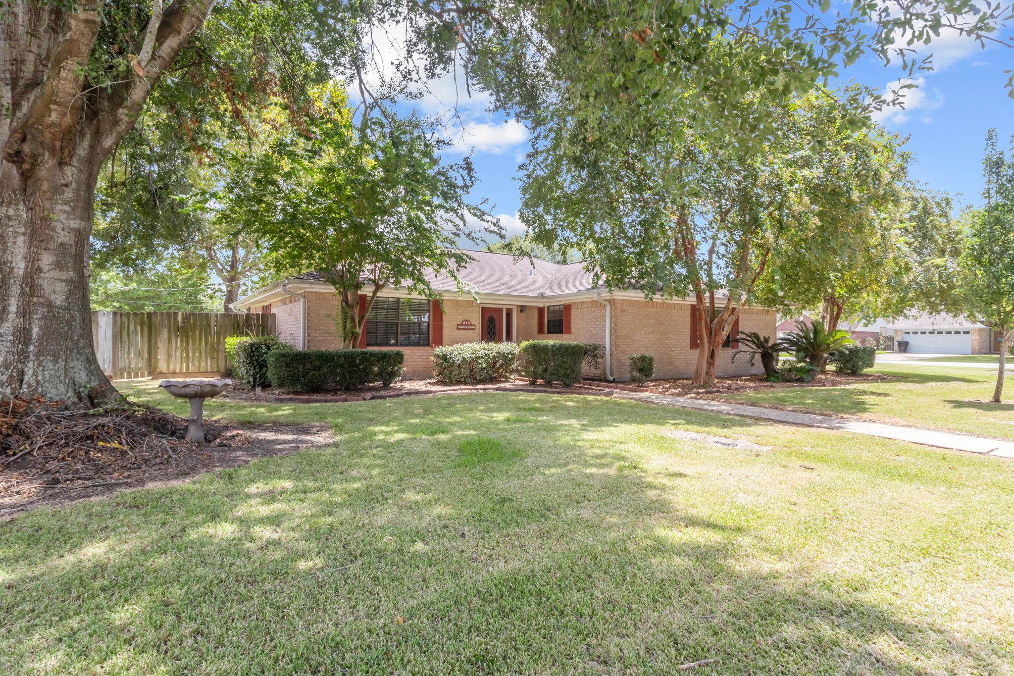 815 Hunter Ridge — photo