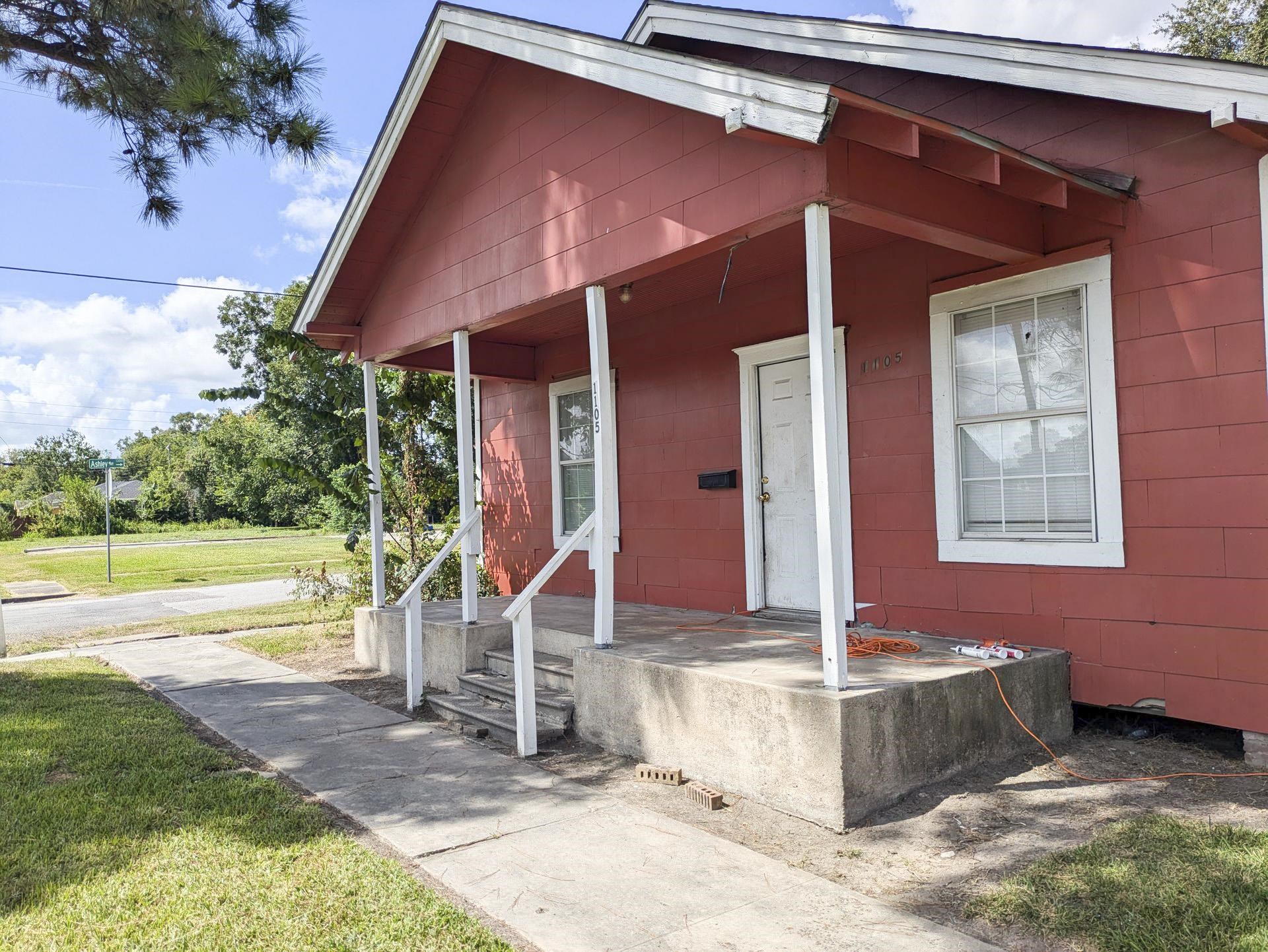 1105 Ewing Street — photo