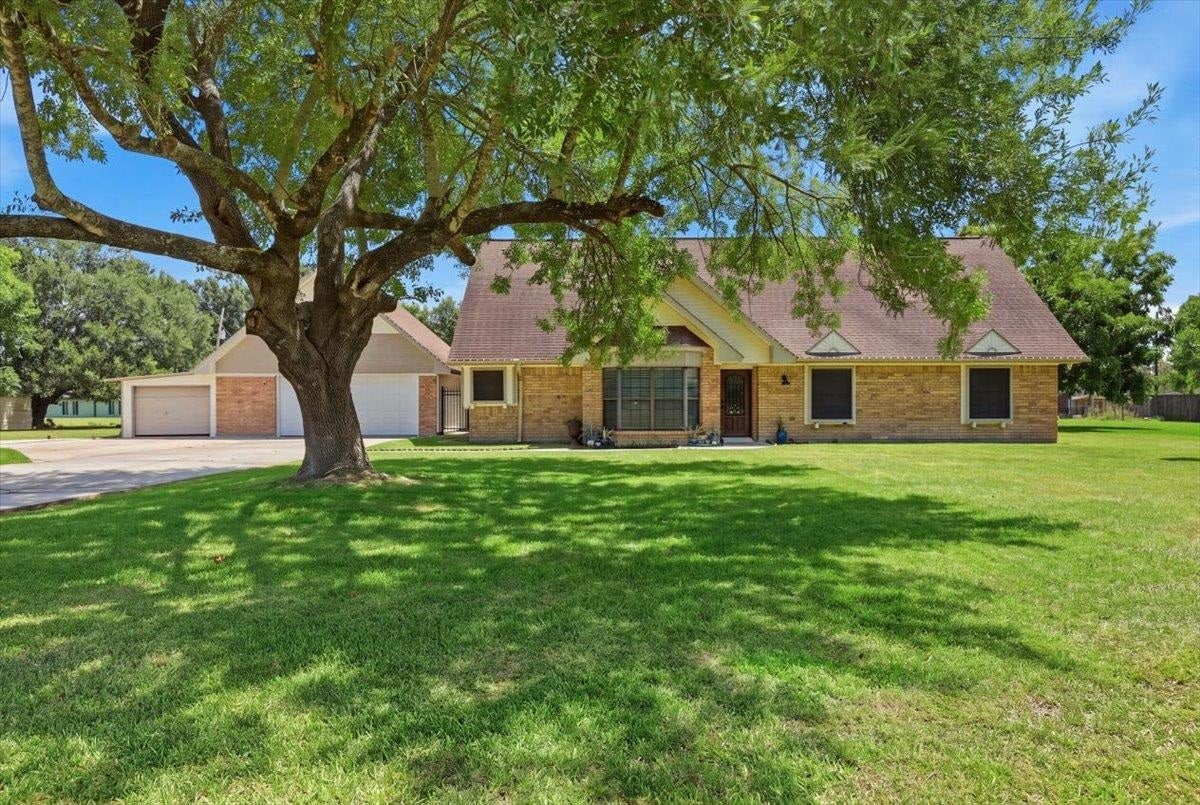 10867 Greenway Drive — photo