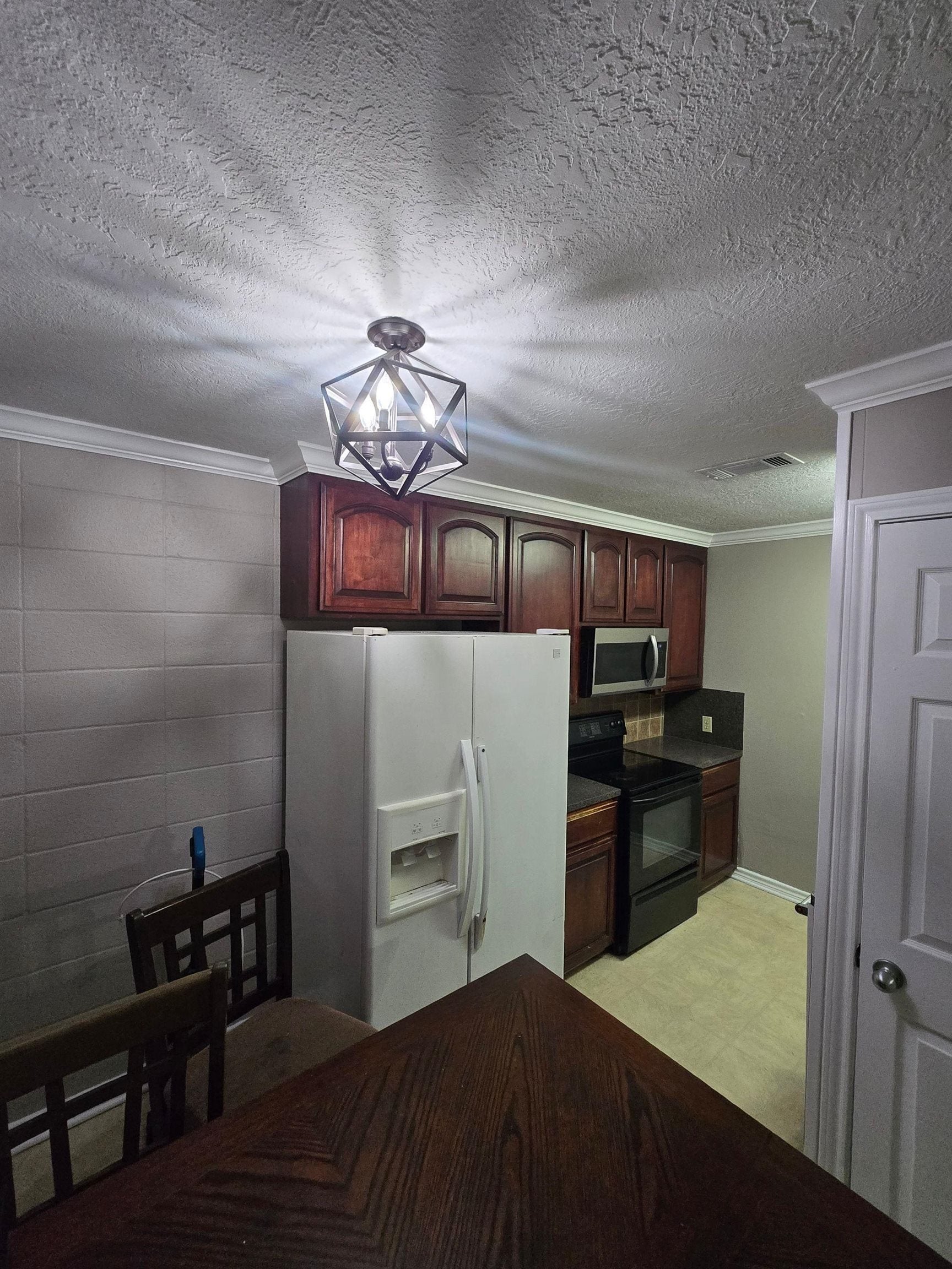 4747 Main St Unit 2 — photo