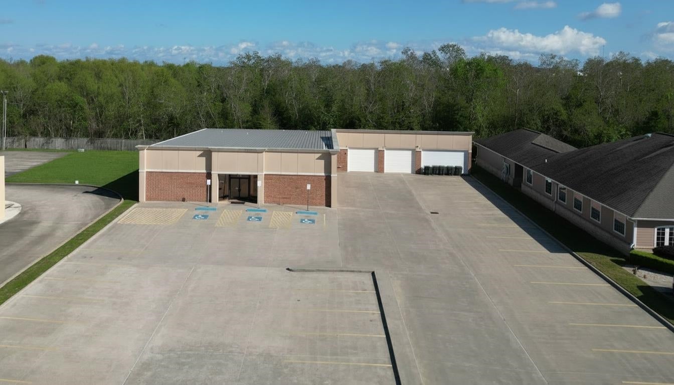 3180 Central Mall Dr — photo