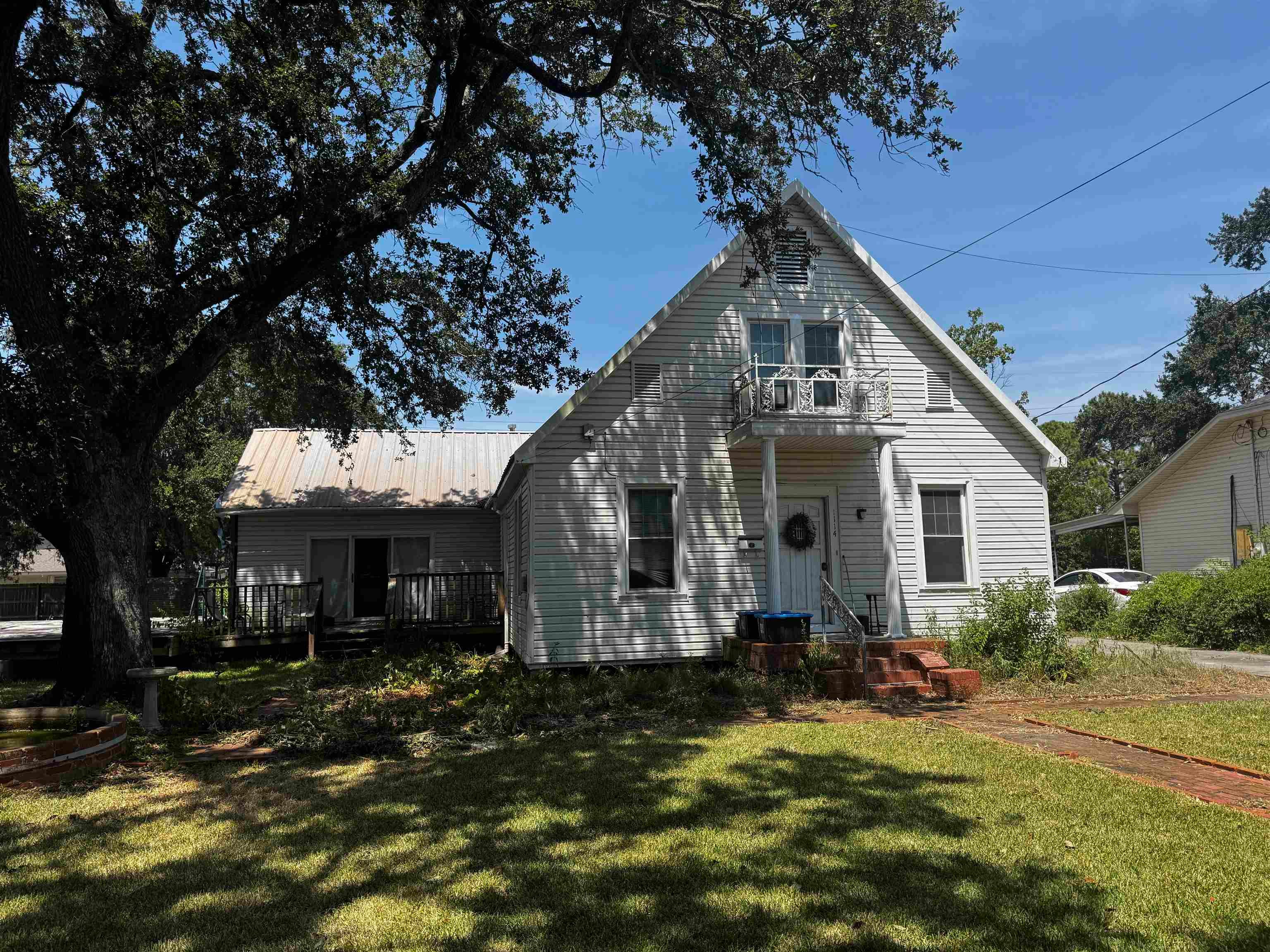 1114 Luling — photo