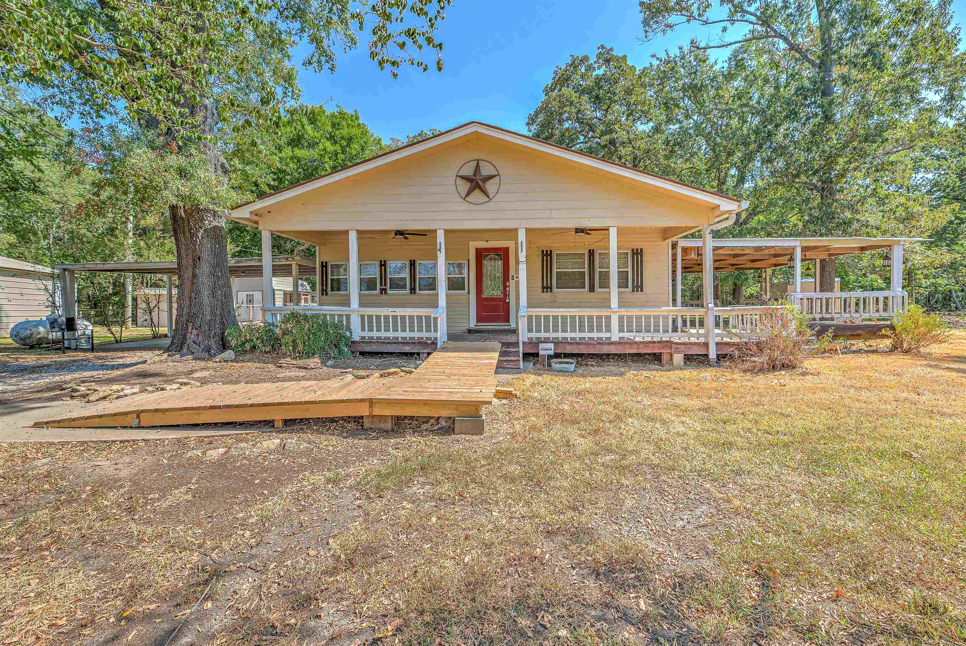 2607 FM 3277 — photo