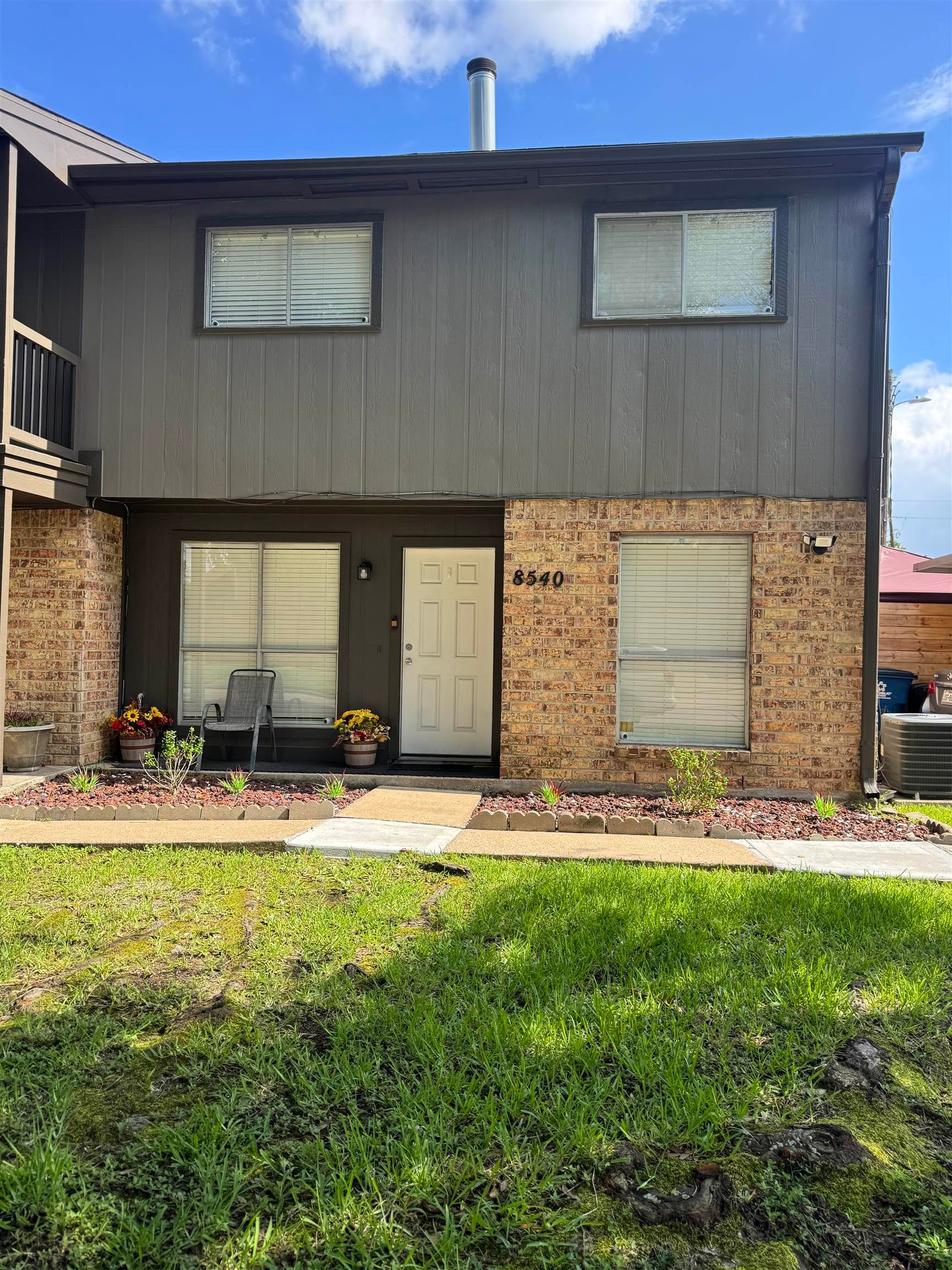 8540 Glen Meadow — photo