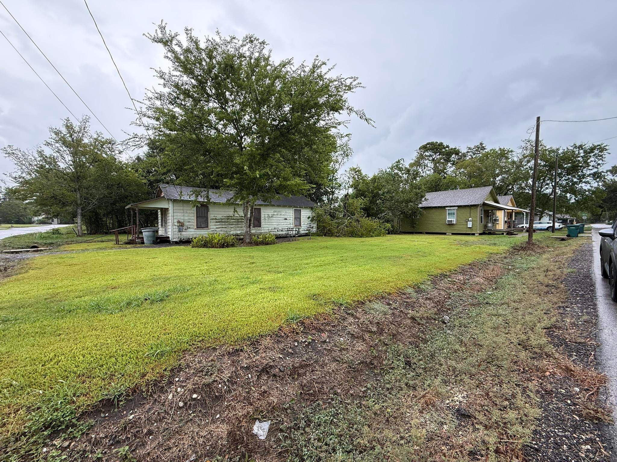 2610 Hegele Street — photo
