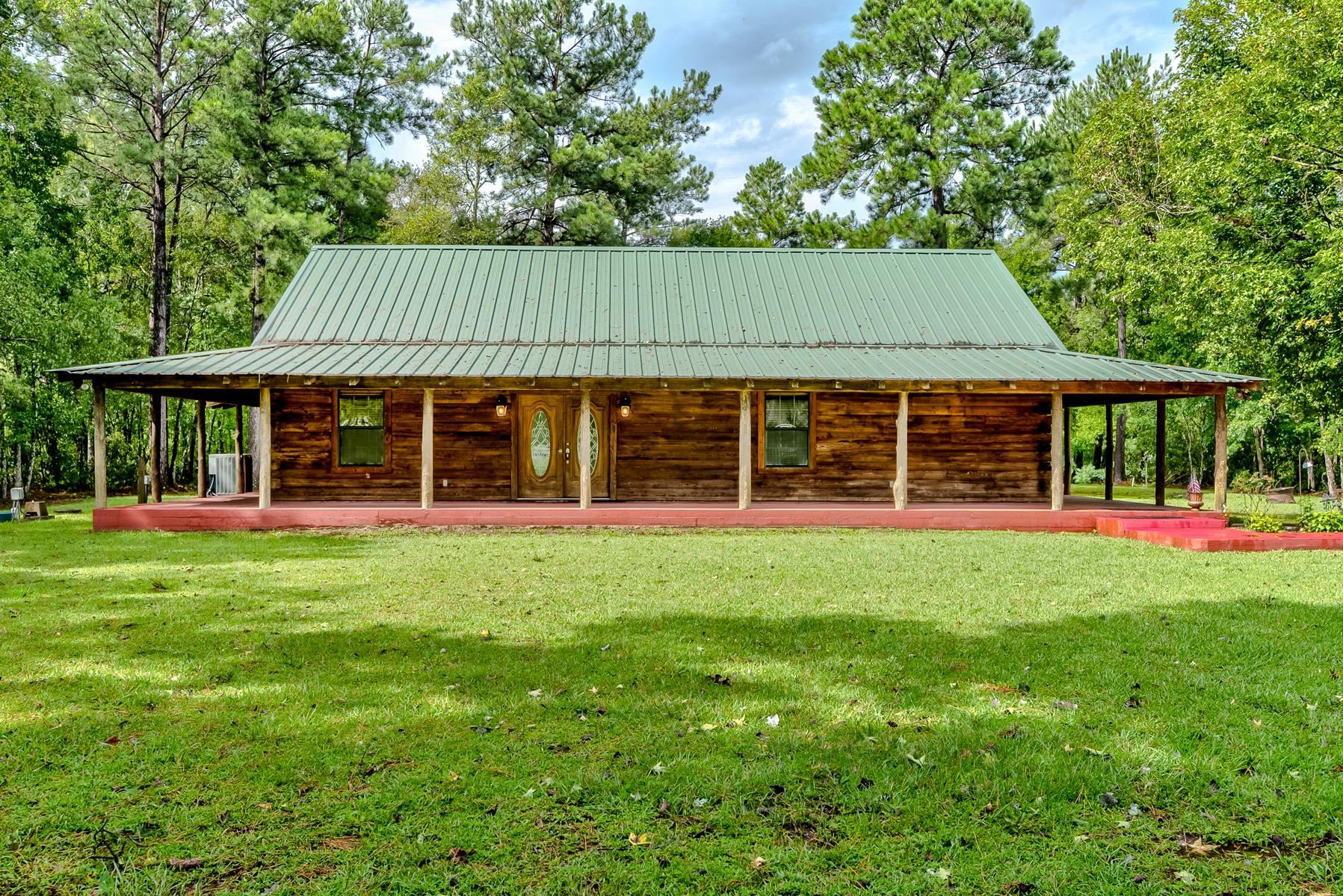 5005 FM 1136 — photo