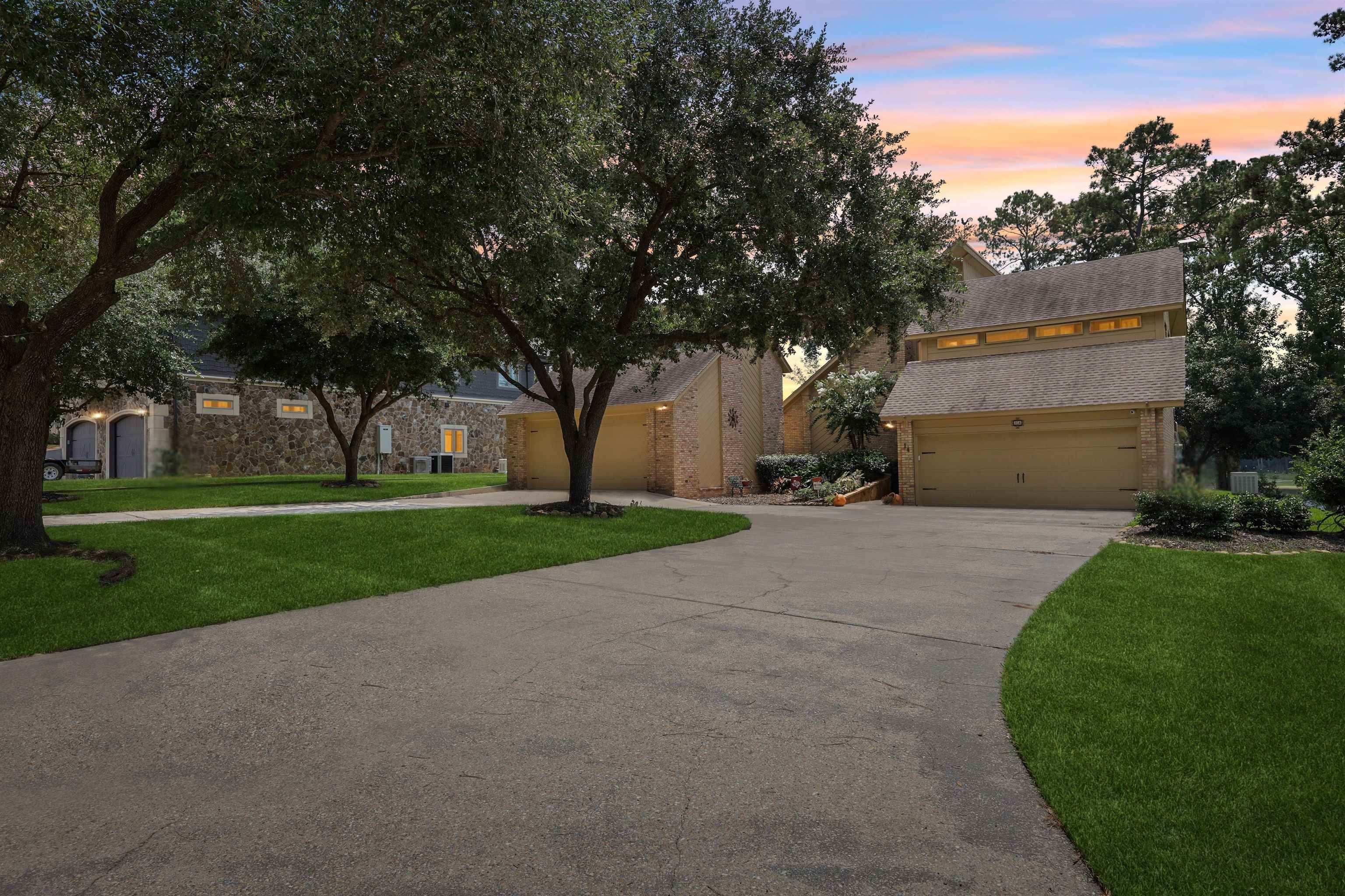 751 Lakeshore Dr — photo