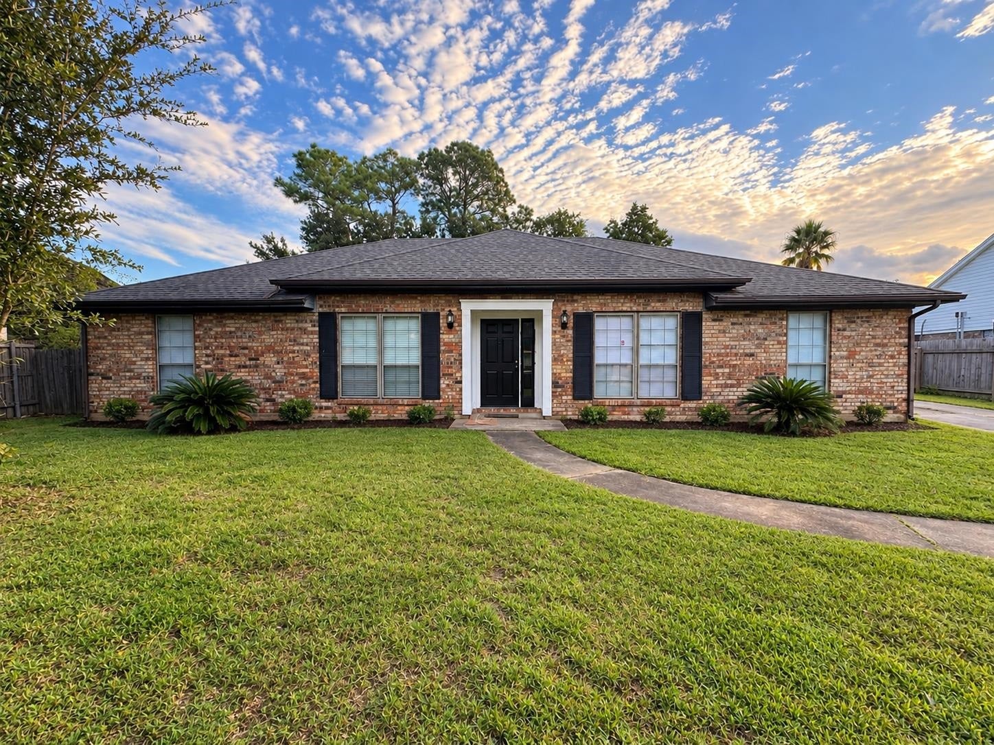 8648 Lamplighter Ln — photo