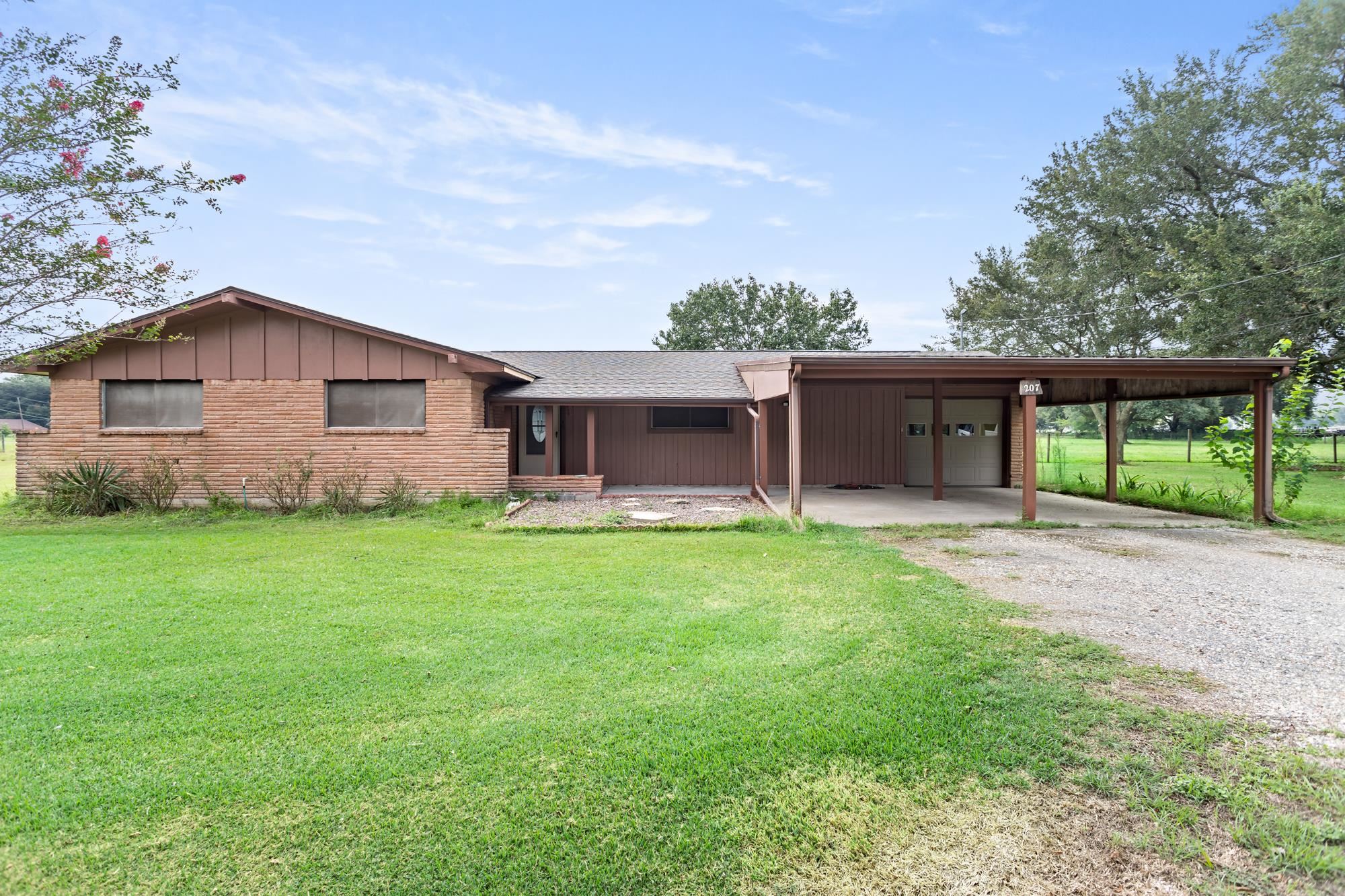207 N Carter Rd. — photo