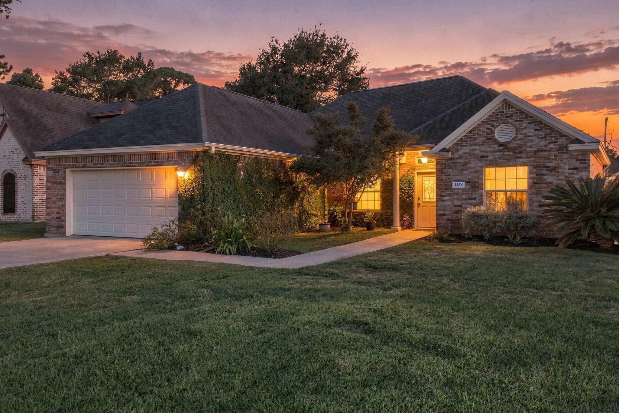 197 Live Oak — photo