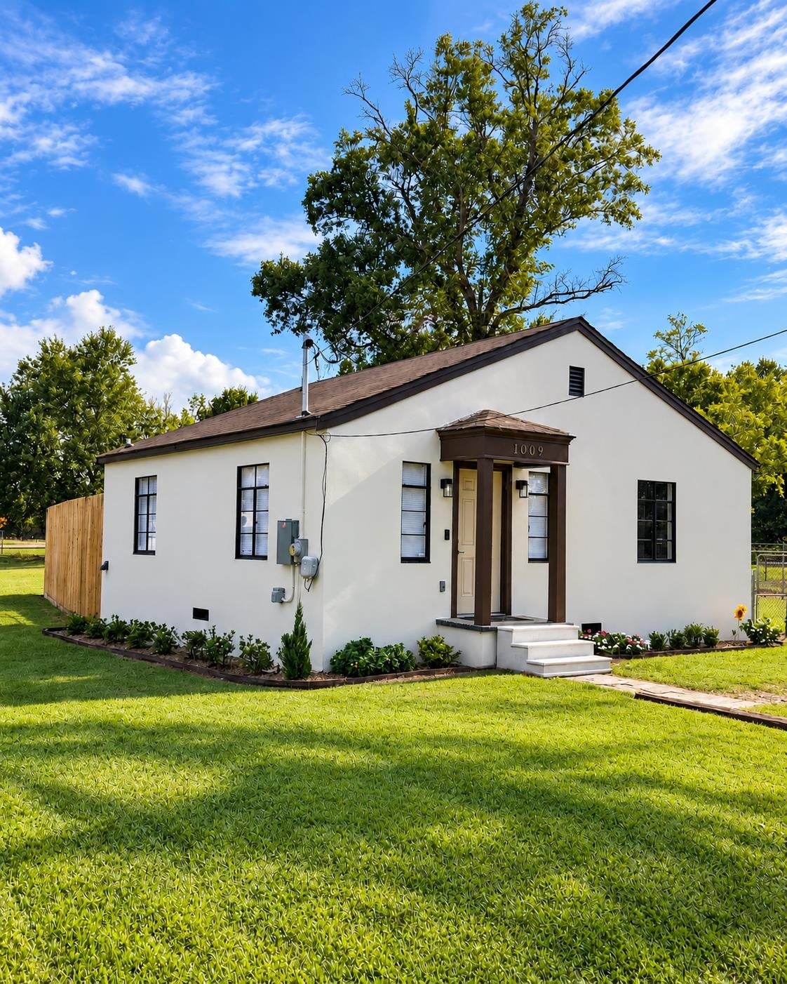 1009 Henderson — photo