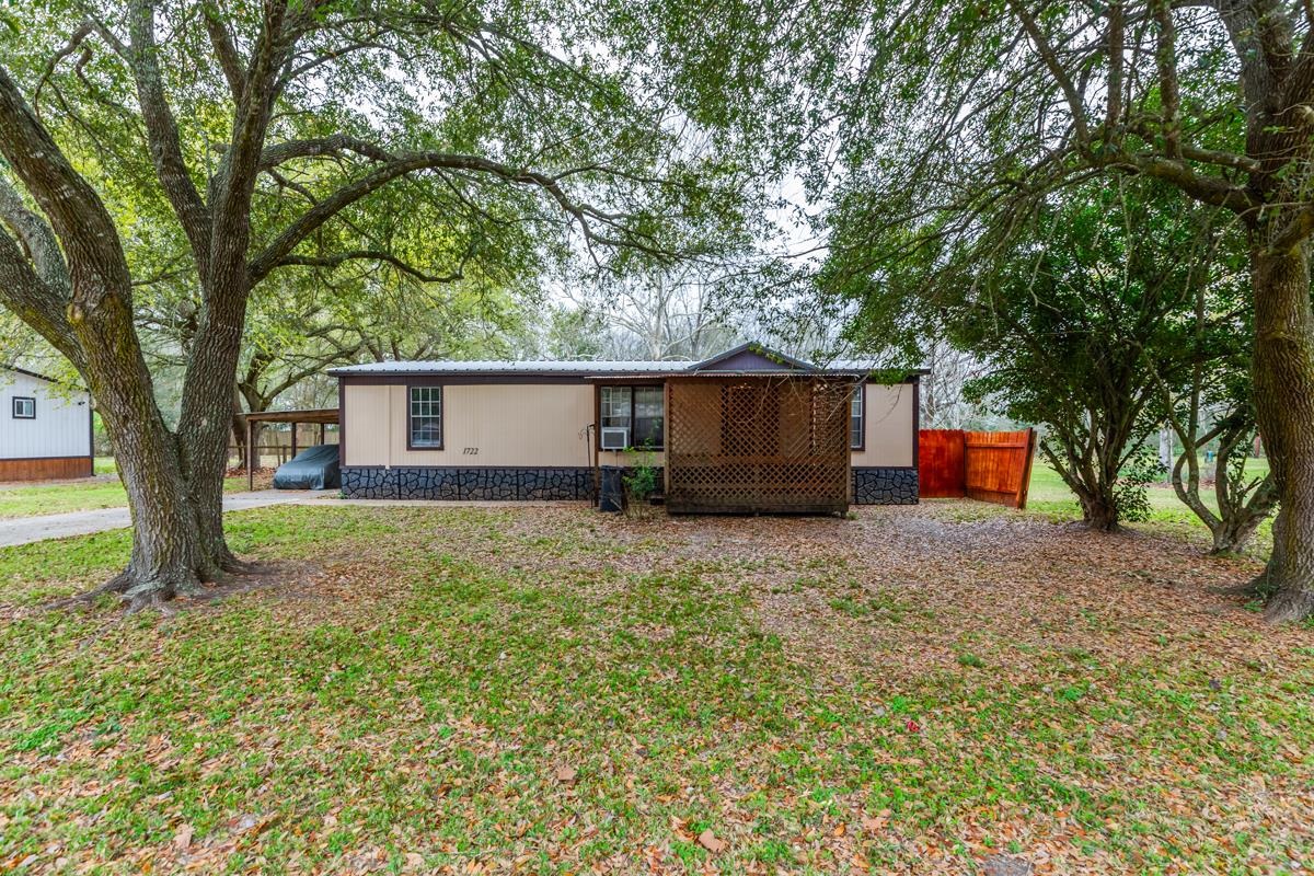 1722 Yorkshire Circle — photo