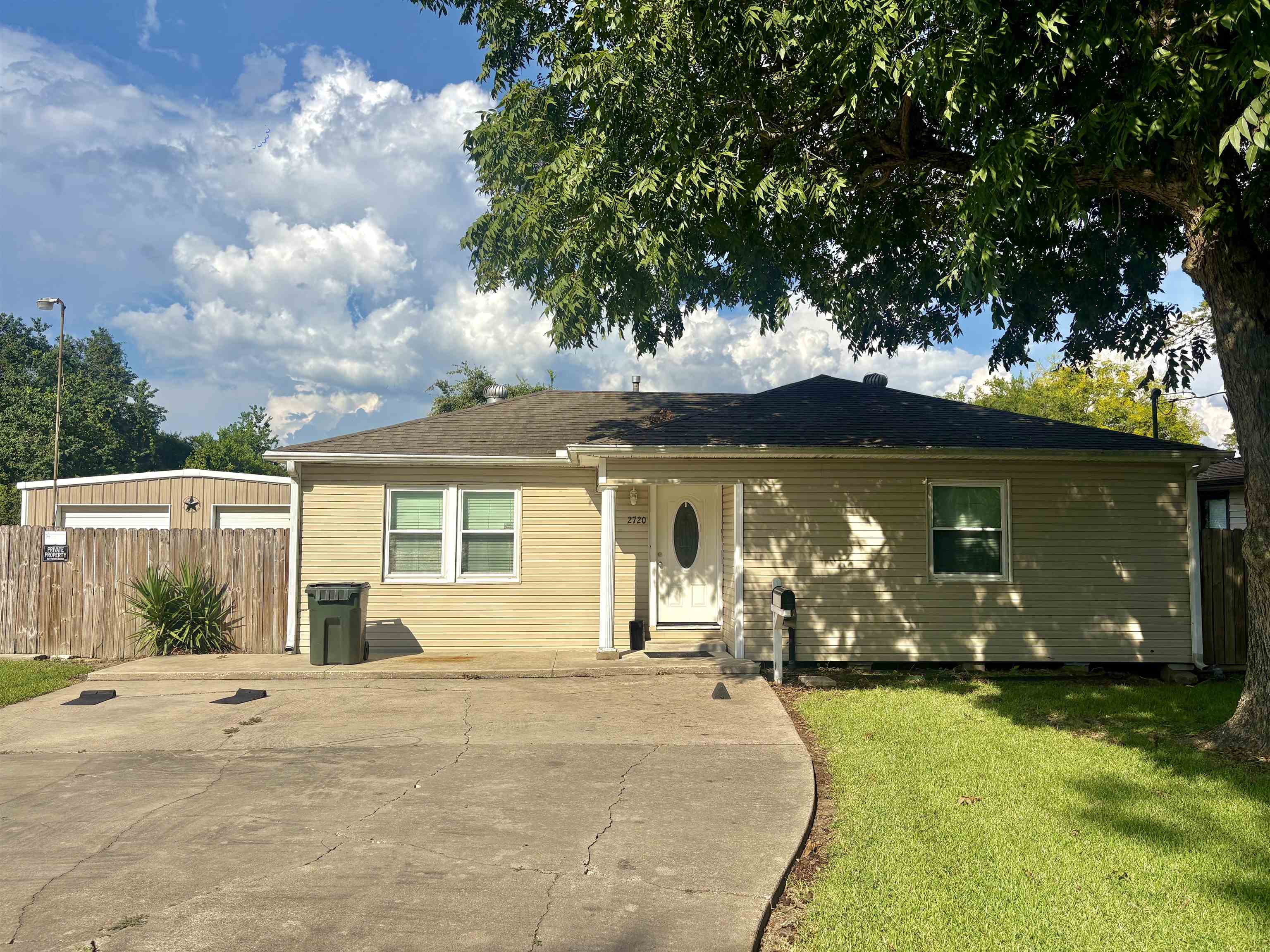 2720 Ruby, Groves, TX 77619