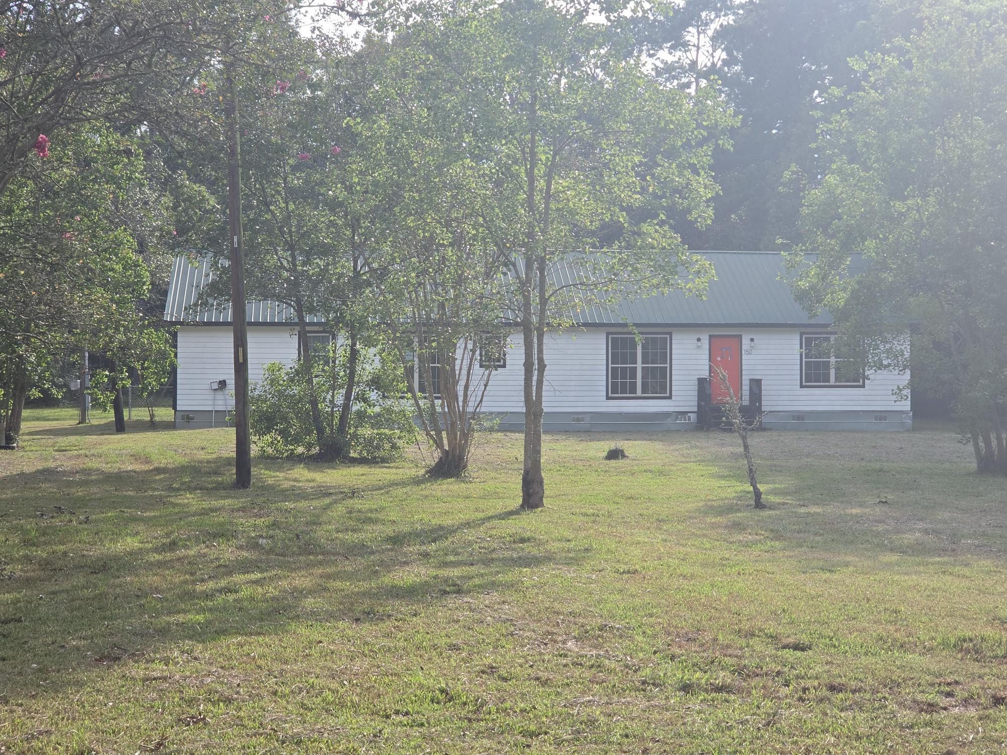 150 Hunters Drive — photo