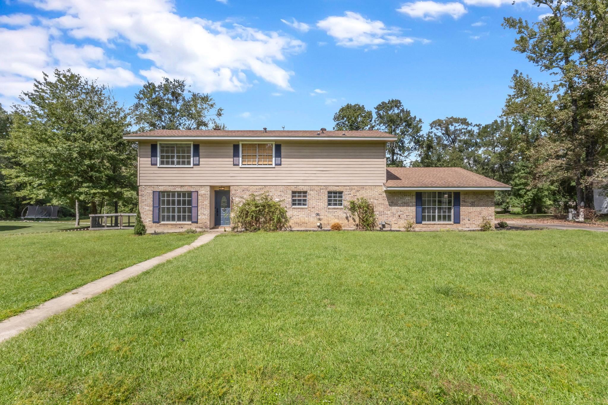 311 Willow Oak Lane — photo
