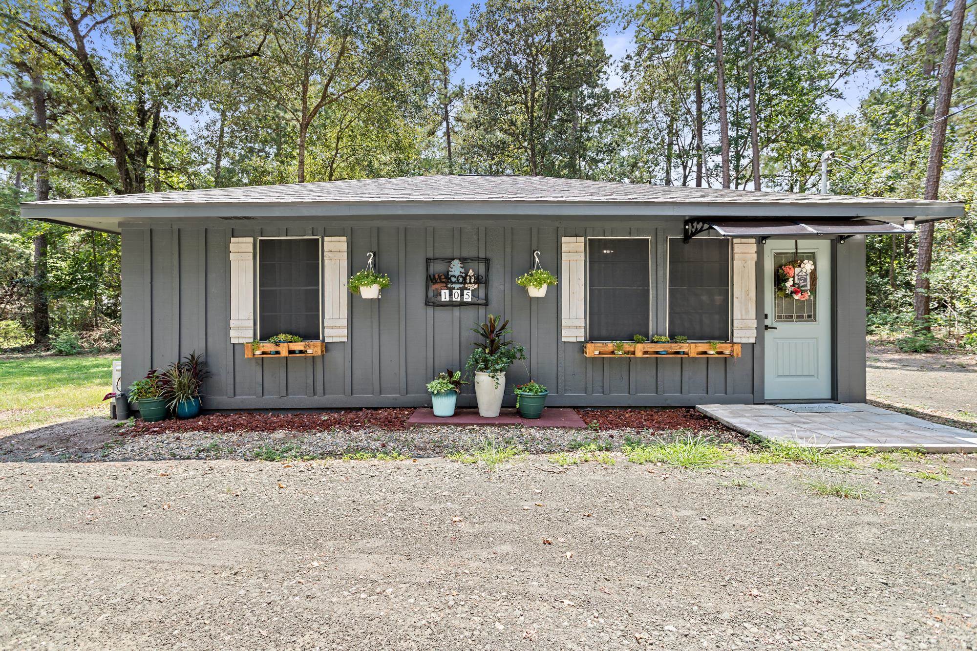 105 Saxon — photo