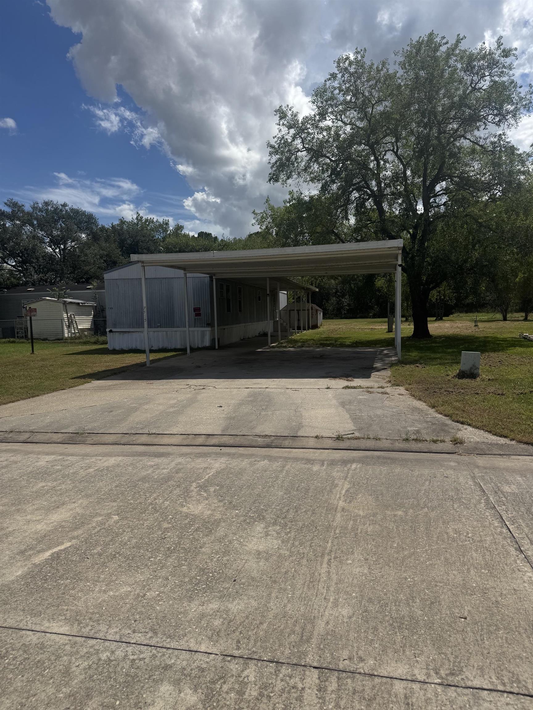7515 Greenfield Drive — photo