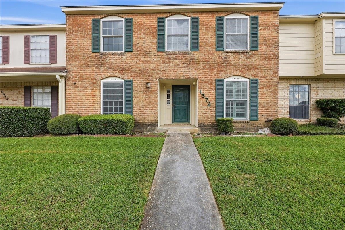 1572 Marshall Woods — photo