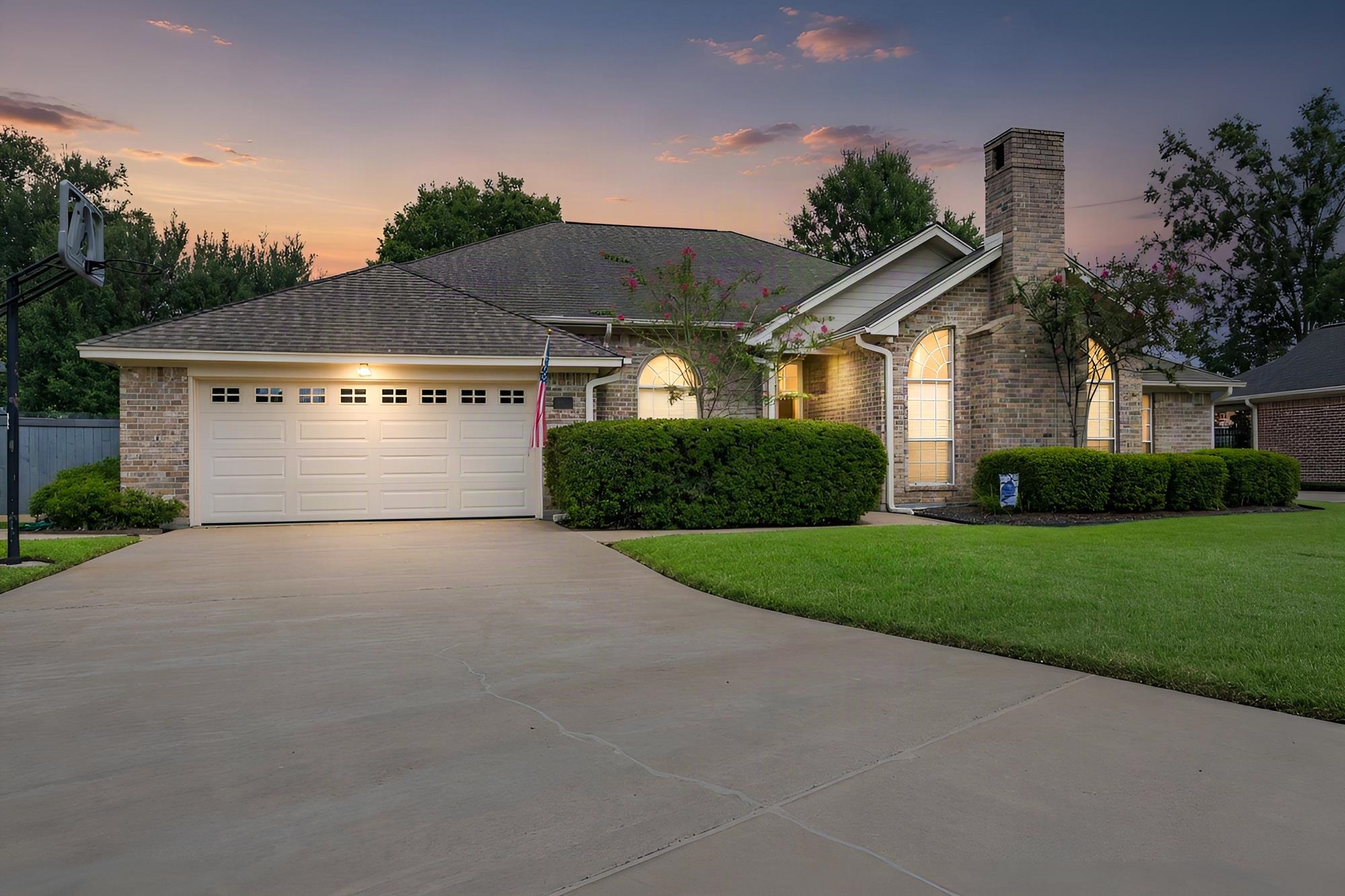 6490 Wellington Place — photo