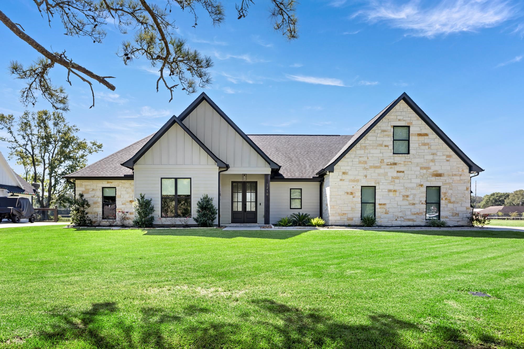 1210 Cuniff — photo