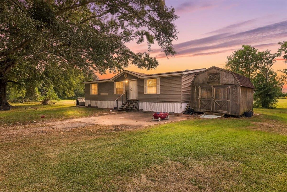 2417 FM 1406 — photo