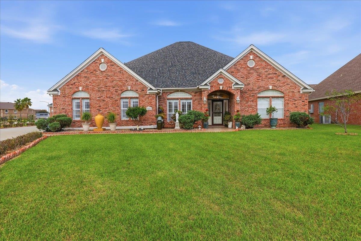 7886 Regency Drive — photo