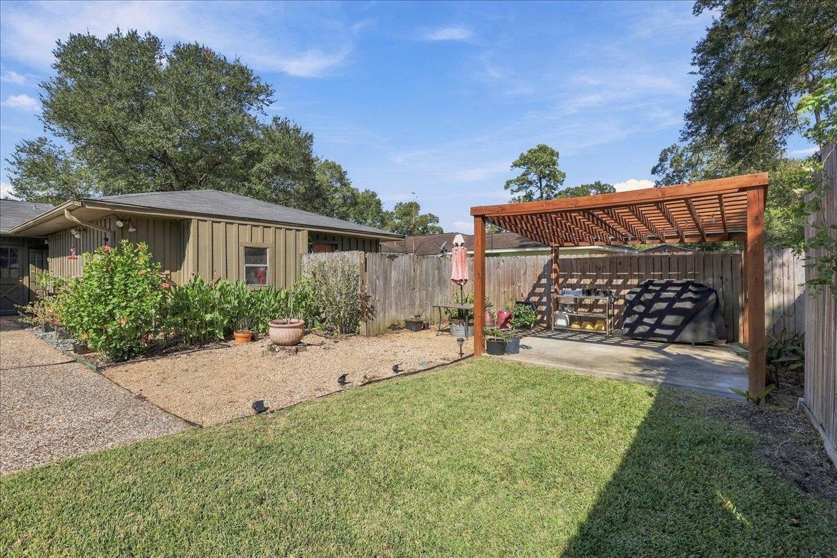 1120 Chatwood — photo