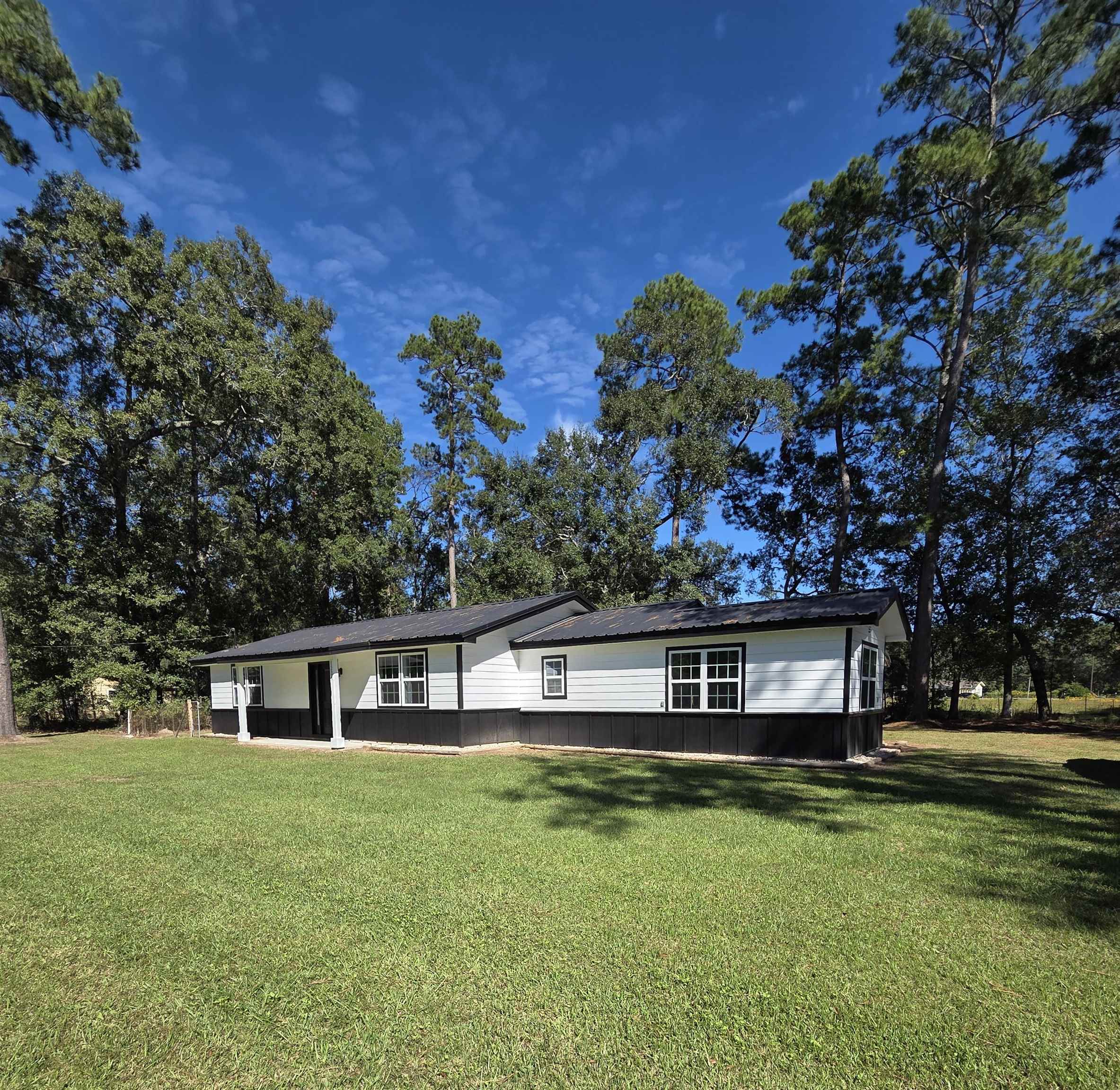 1220 Capri — photo