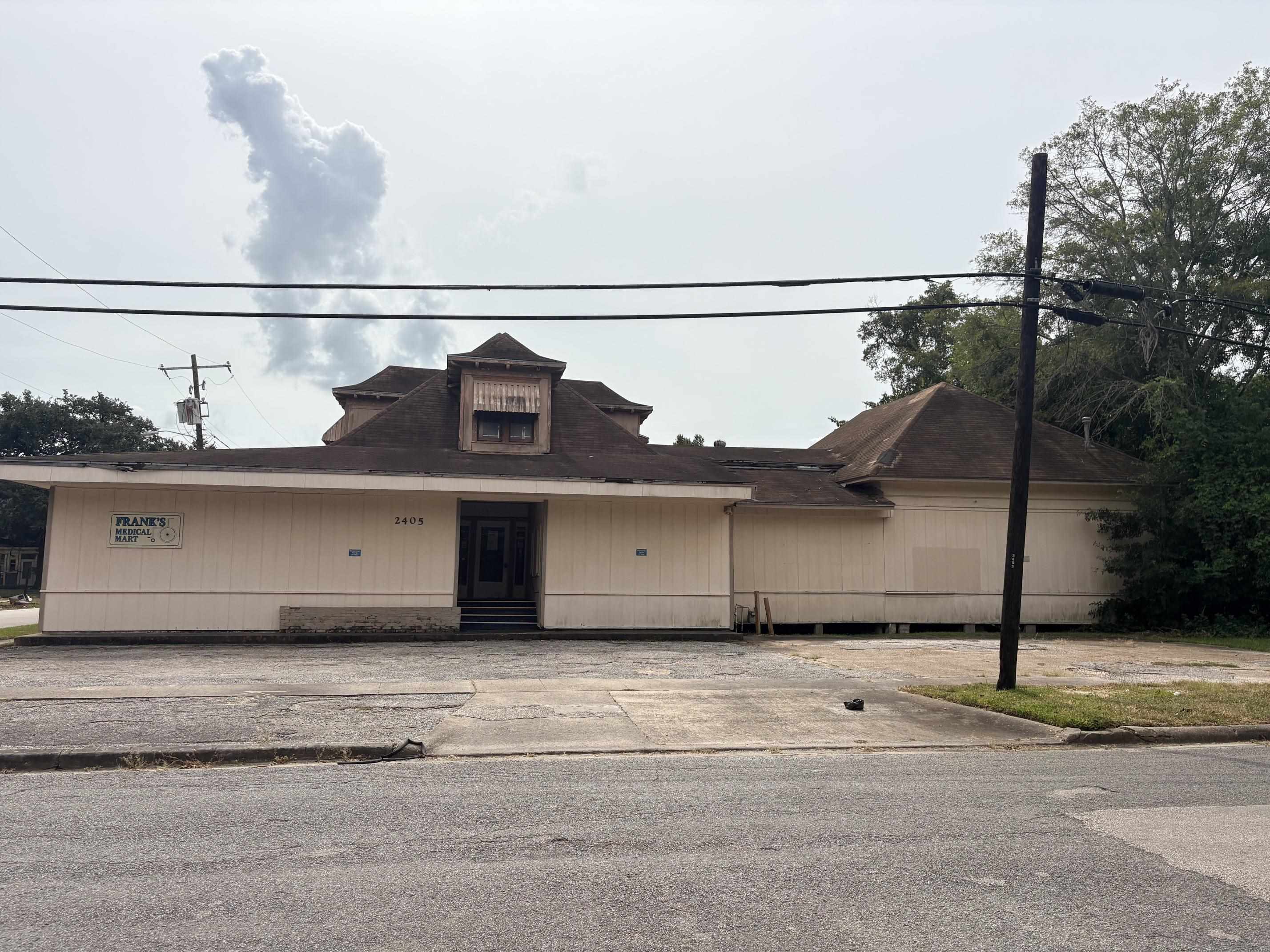 2405 McFaddin — photo