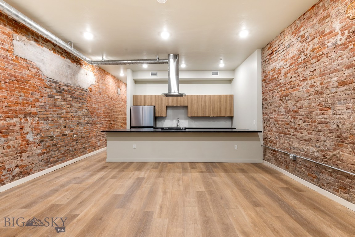 59 E Park Street 104 — photo