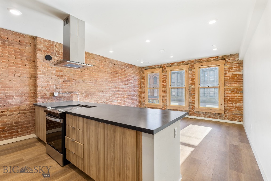 59 E Park Street Unit 205 — photo