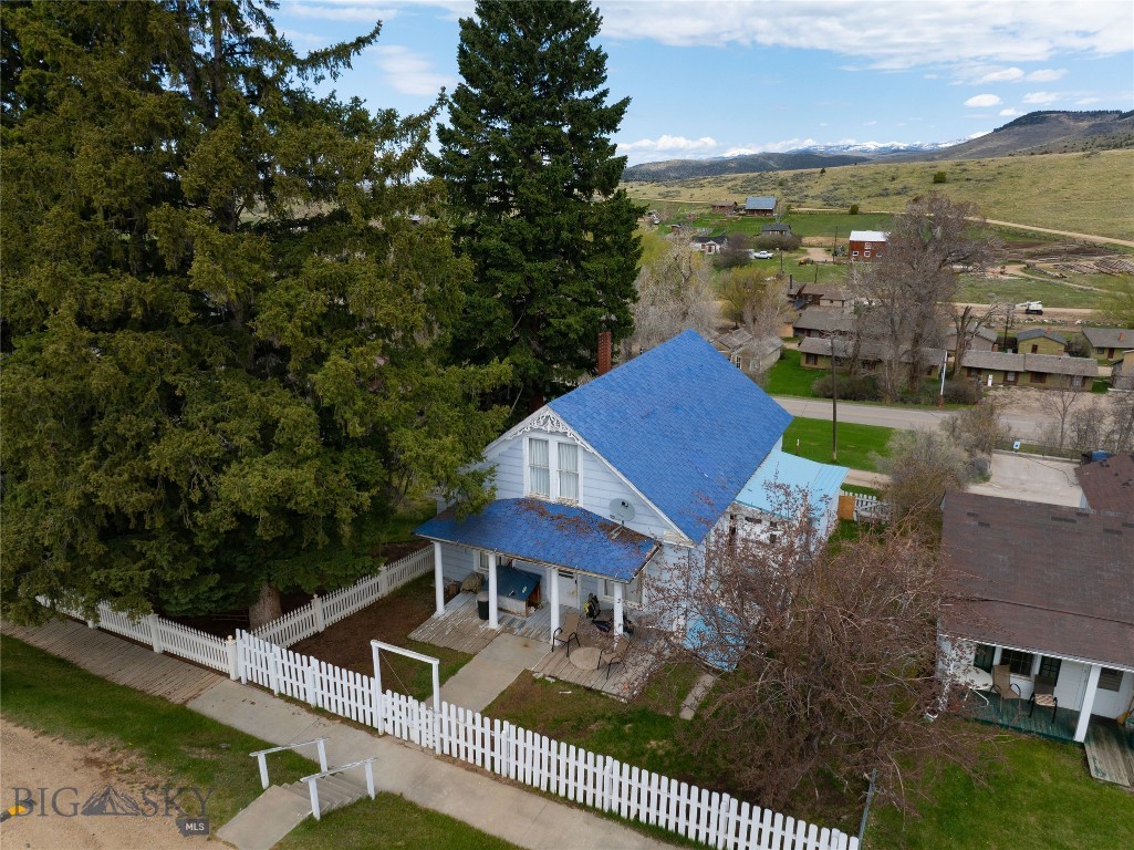 209 E Idaho Street — photo