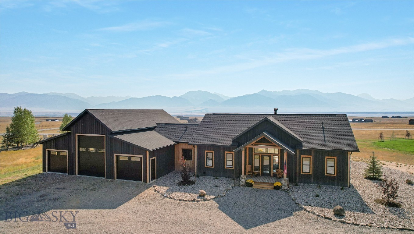 8 Montana Way — photo