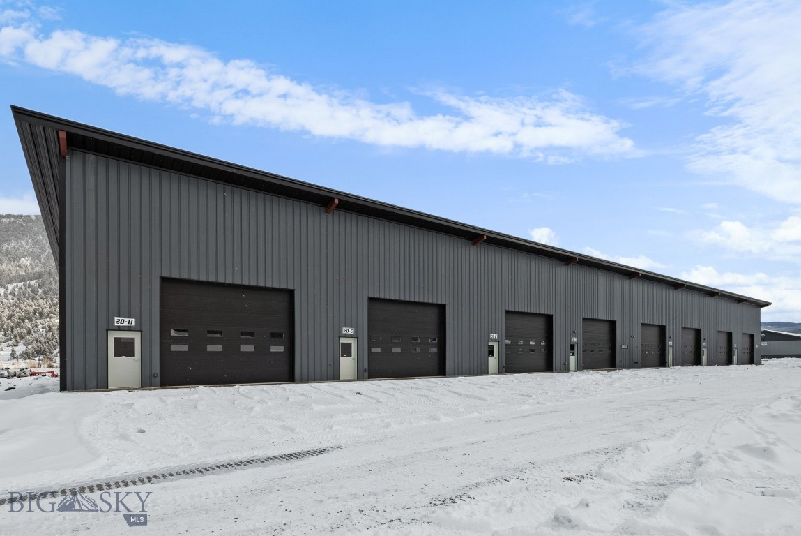 100 Blacksmith Loop E — photo