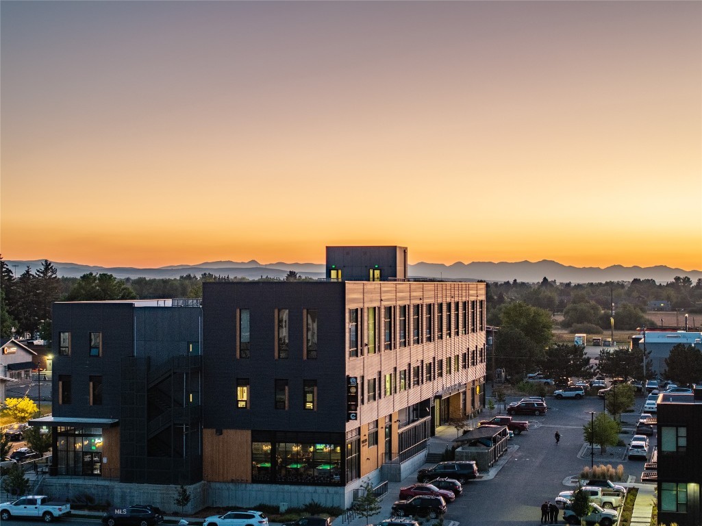 515 W Aspen 320 — photo