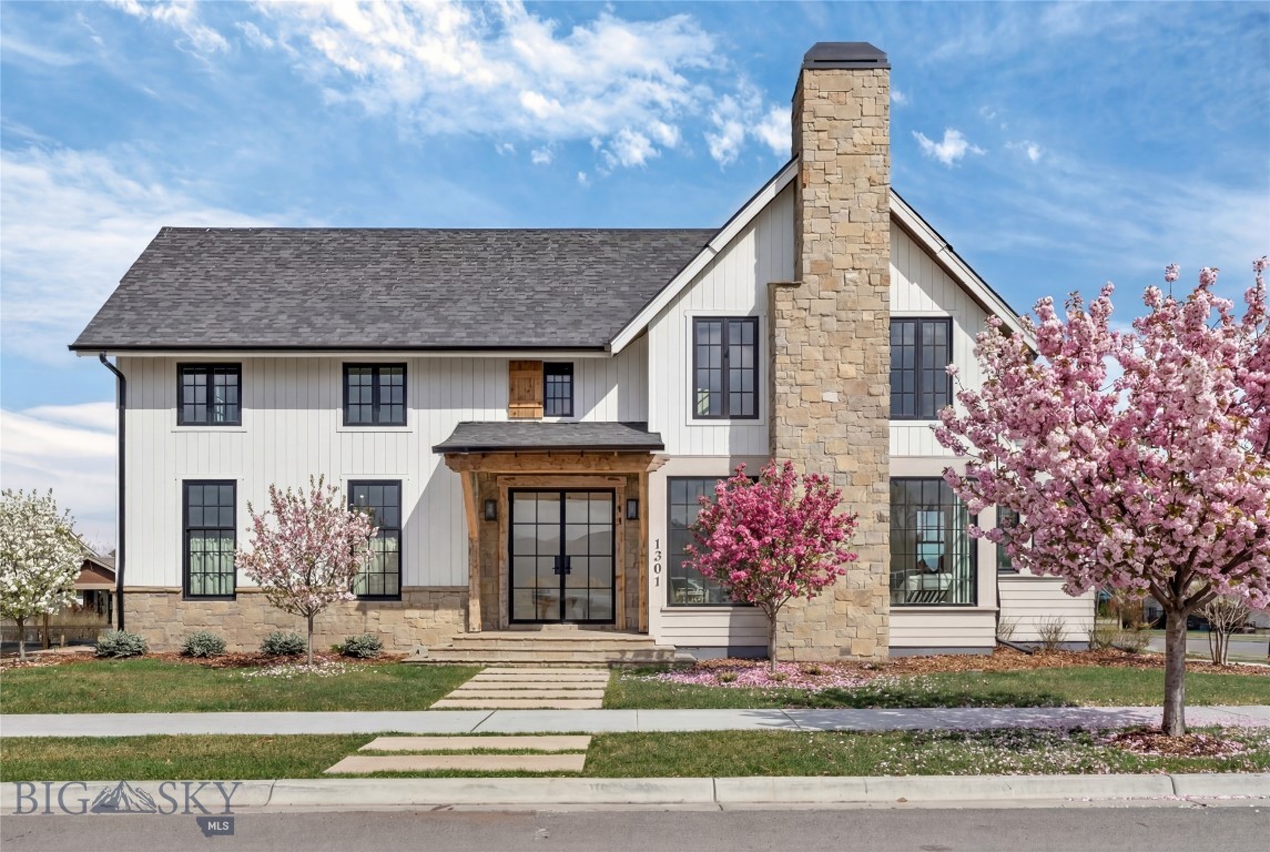 1301 Cambridge Drive — photo