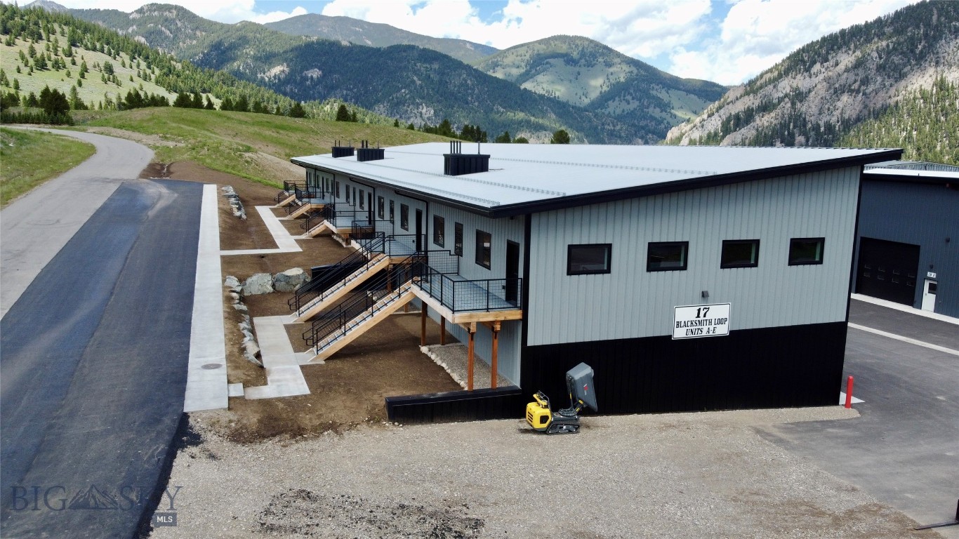 Home in Gallatin Gateway, MT 59730 — photo 3