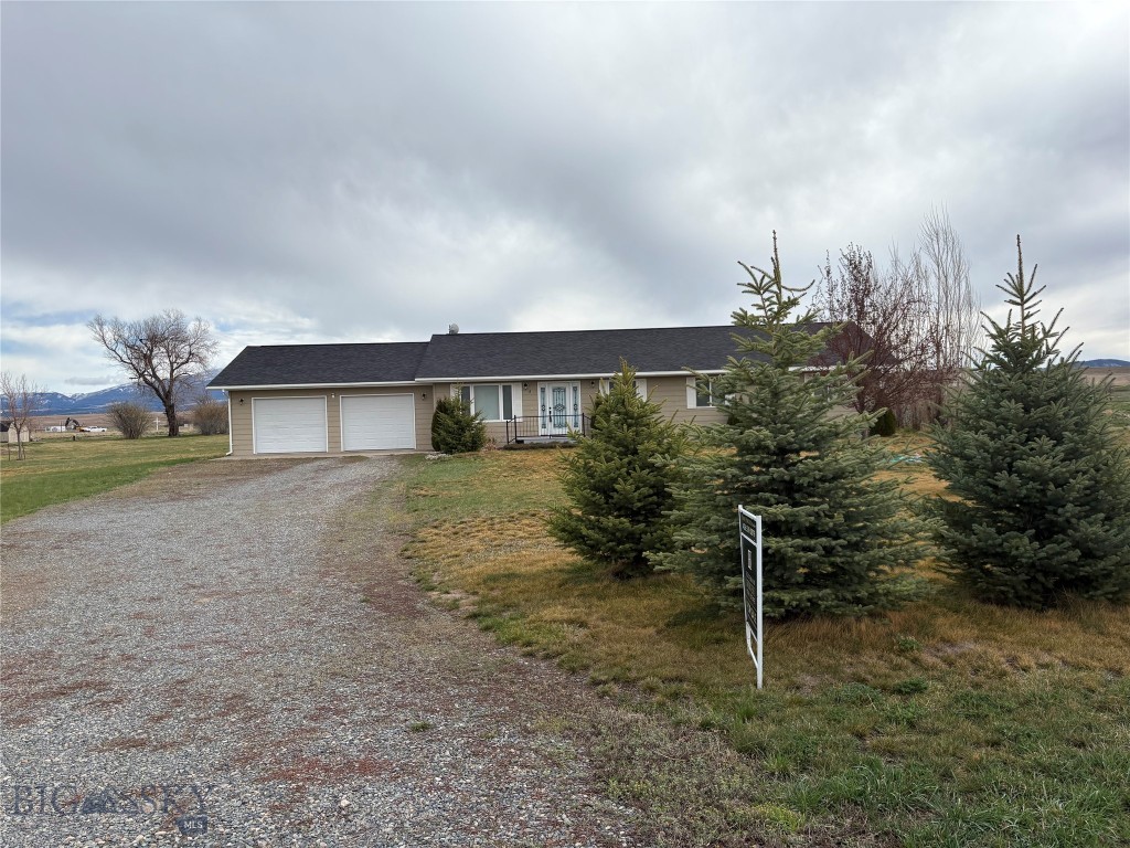 13 Sharon Loop — photo