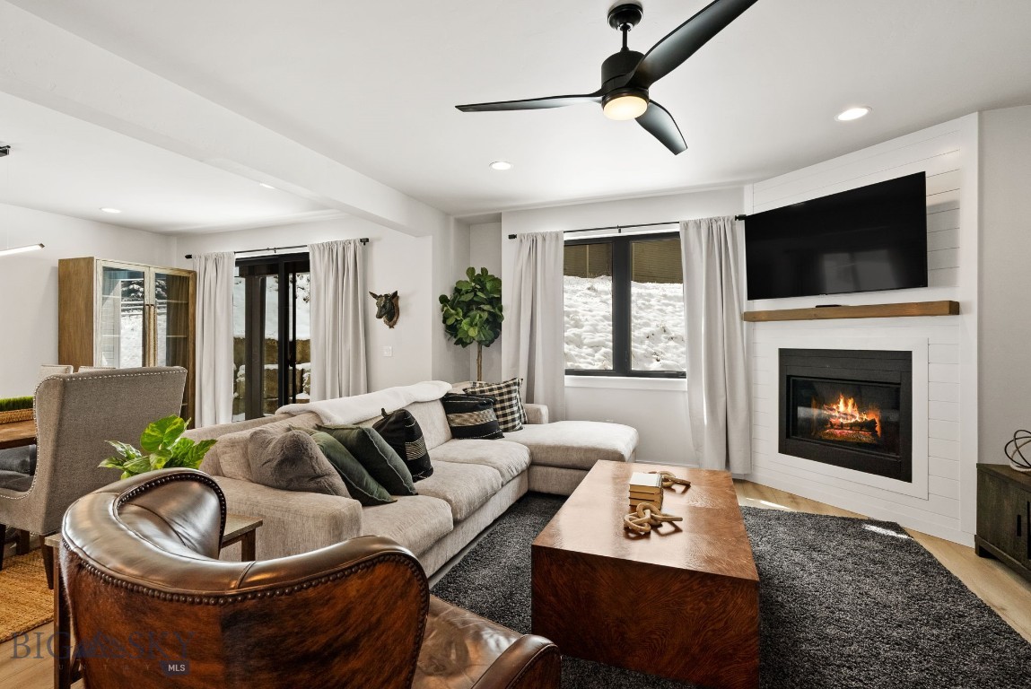691 Sunburst Drive D — photo