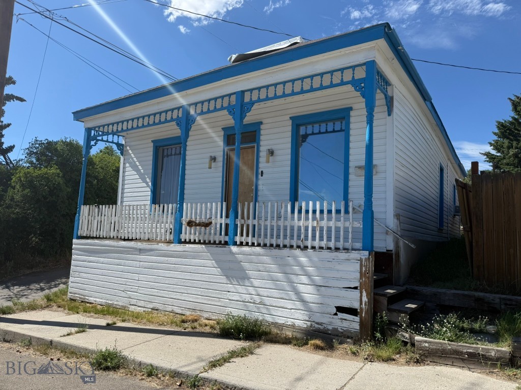 605 Caledonia — photo
