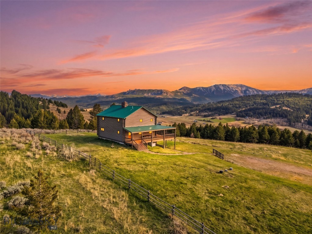 755 Coffee Creek Road — photo
