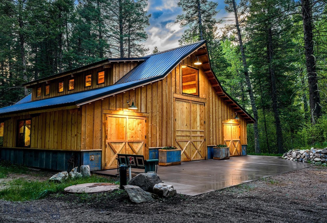 9440 Saddle Mountain Road — photo