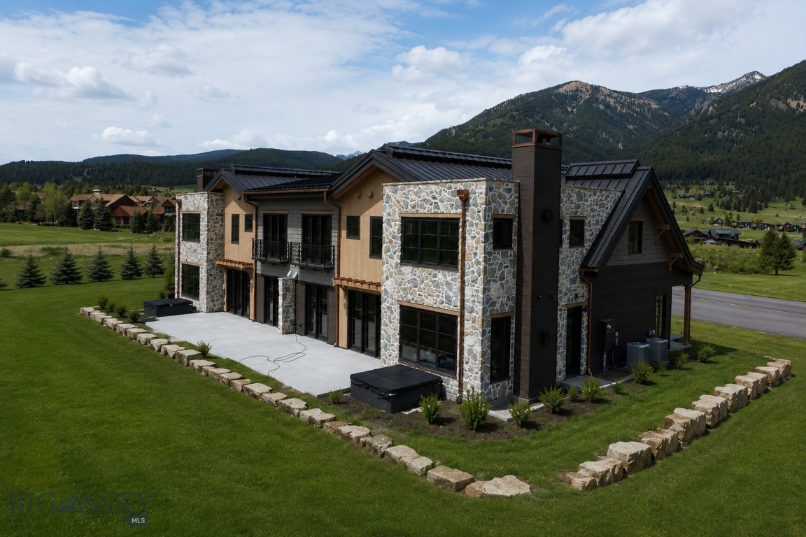 32 Marmot Lane — photo