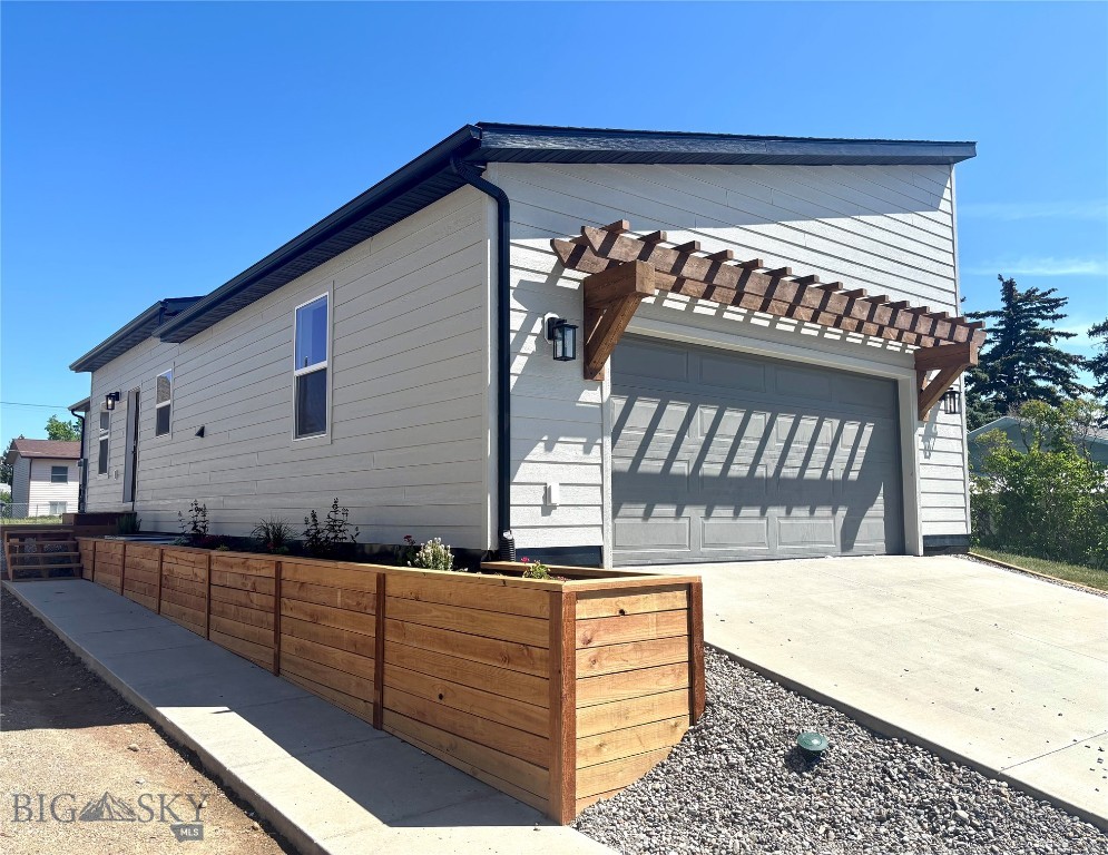 720 Elm Street — photo