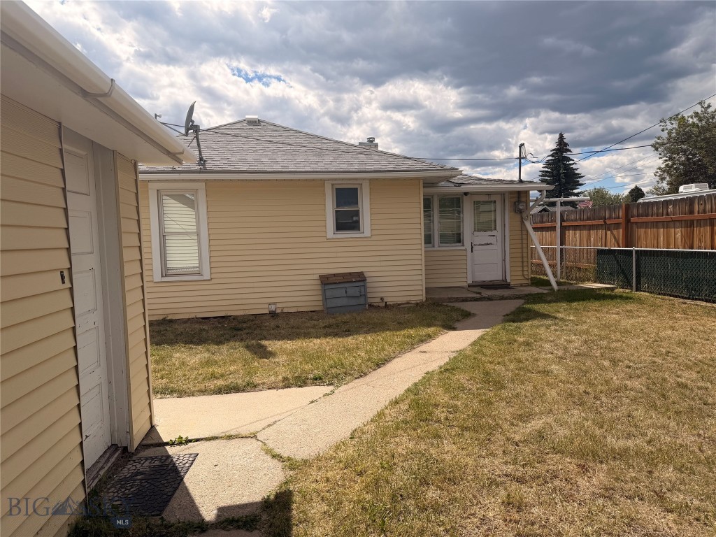 1818 Stuart, Butte, MT 59701 — photo 3