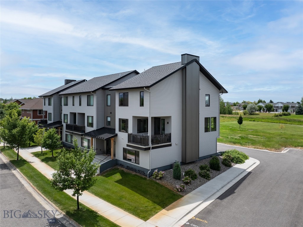 3233 Warbler Way D — photo
