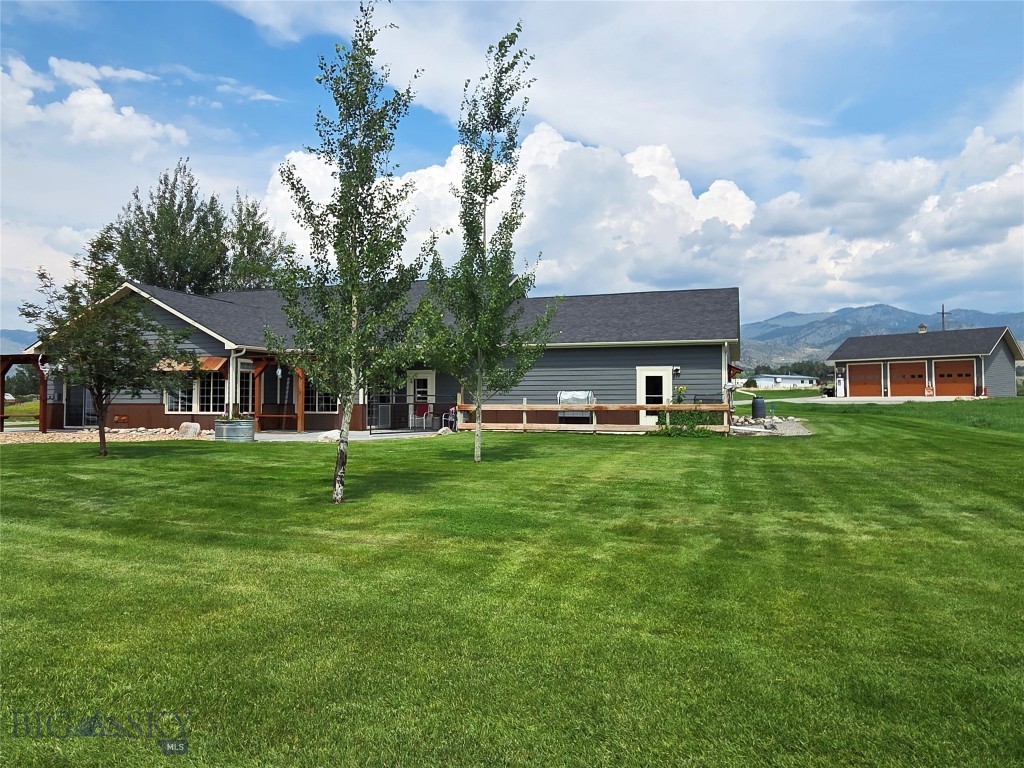 6 Hawks Court — photo
