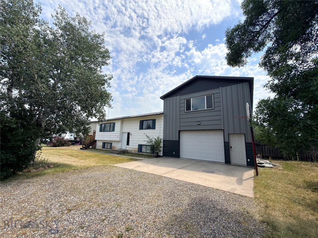 302 McEwen Drive — photo