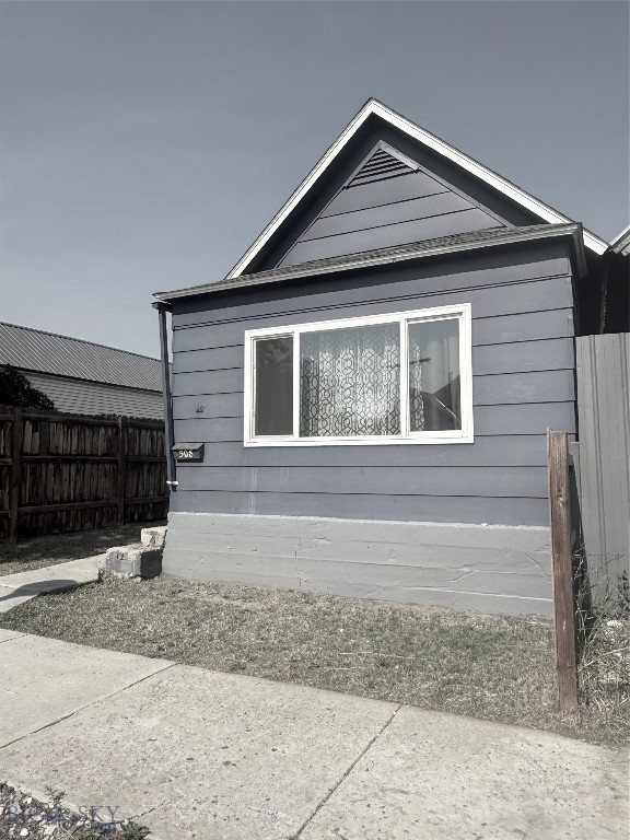 508 Ash Street — photo